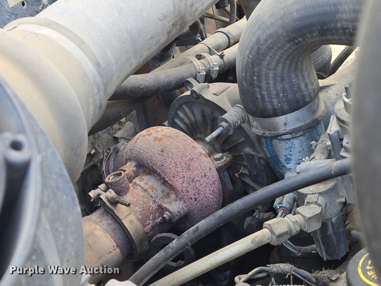 image for item DU6888 2000 International school bus