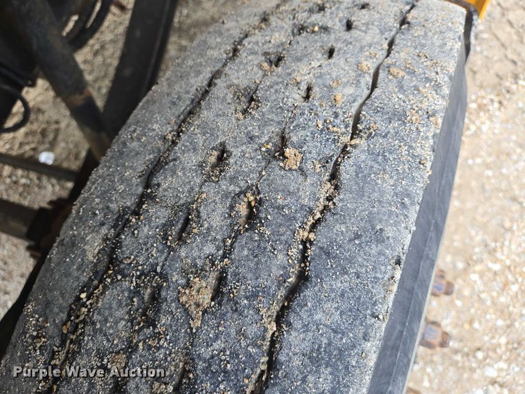 image for item DU6888 2000 International school bus