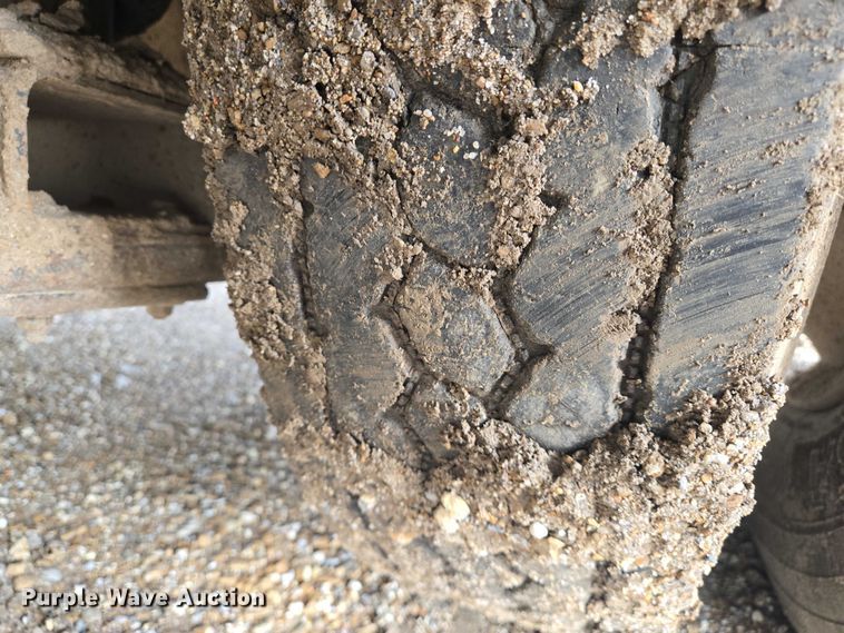 image for item DU6888 2000 International school bus