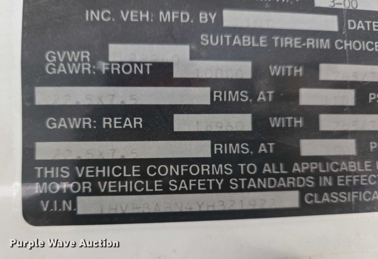 image for item DU6888 2000 International school bus