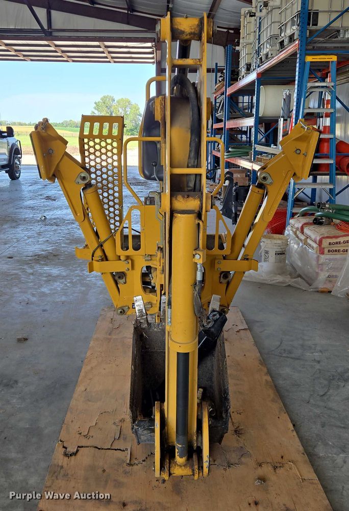 image for item DU6891 Vermeer B750 backhoe attachment