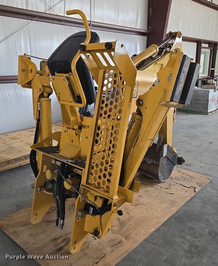 image for item DU6891 Vermeer B750 backhoe attachment