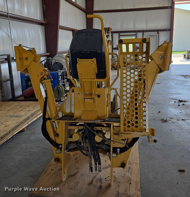 image for item DU6891 Vermeer B750 backhoe attachment