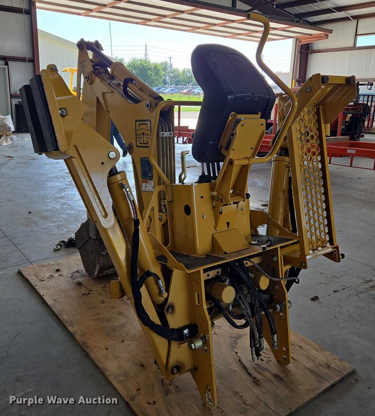 image for item DU6891 Vermeer B750 backhoe attachment