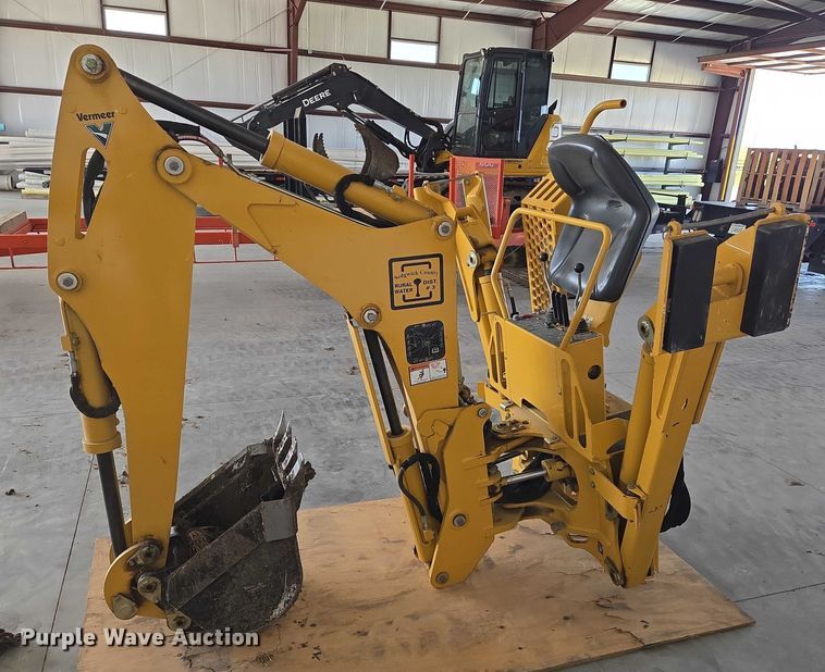 image for item DU6891 Vermeer B750 backhoe attachment