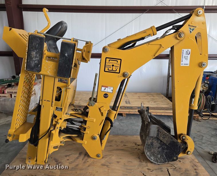 image for item DU6891 Vermeer B750 backhoe attachment