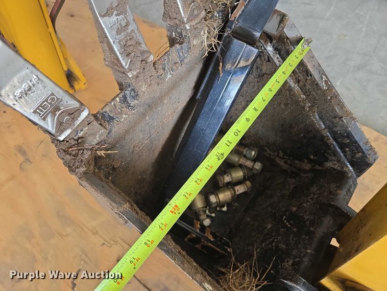 image for item DU6891 Vermeer B750 backhoe attachment