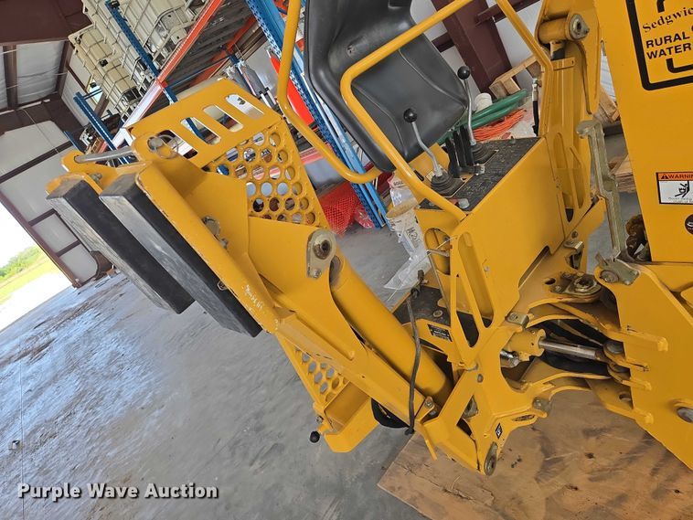 image for item DU6891 Vermeer B750 backhoe attachment