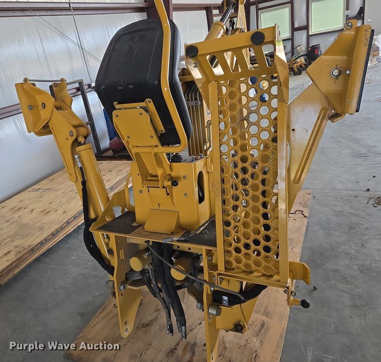 image for item DU6891 Vermeer B750 backhoe attachment