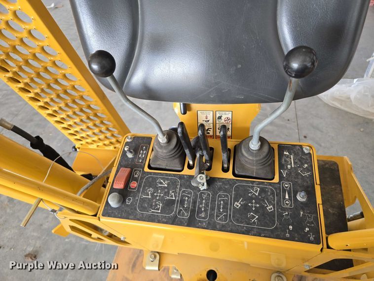 image for item DU6891 Vermeer B750 backhoe attachment