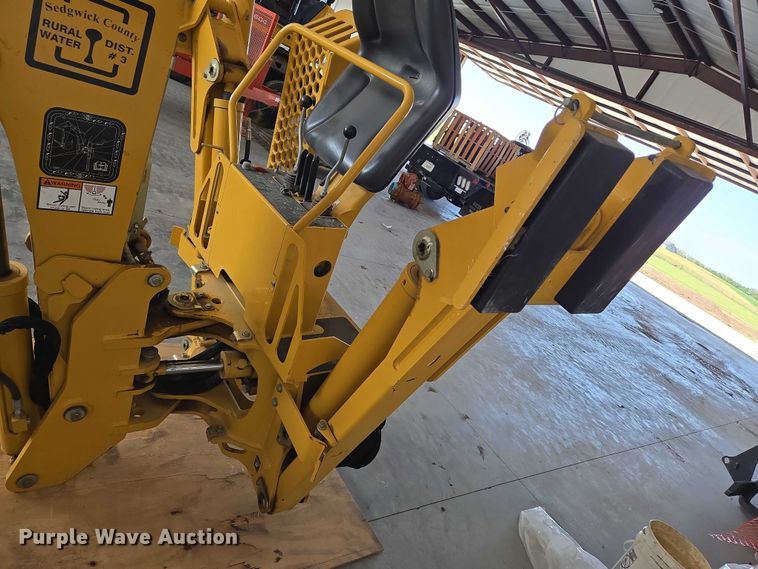 image for item DU6891 Vermeer B750 backhoe attachment