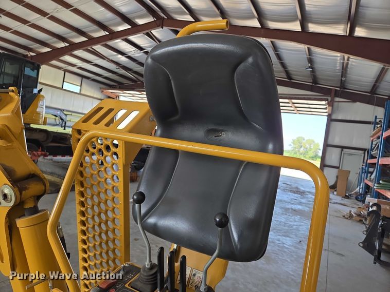 image for item DU6891 Vermeer B750 backhoe attachment