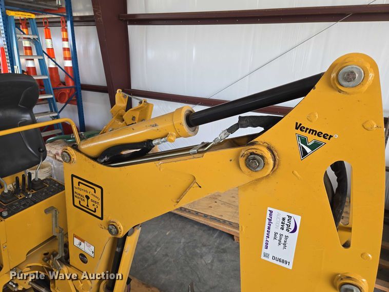 image for item DU6891 Vermeer B750 backhoe attachment