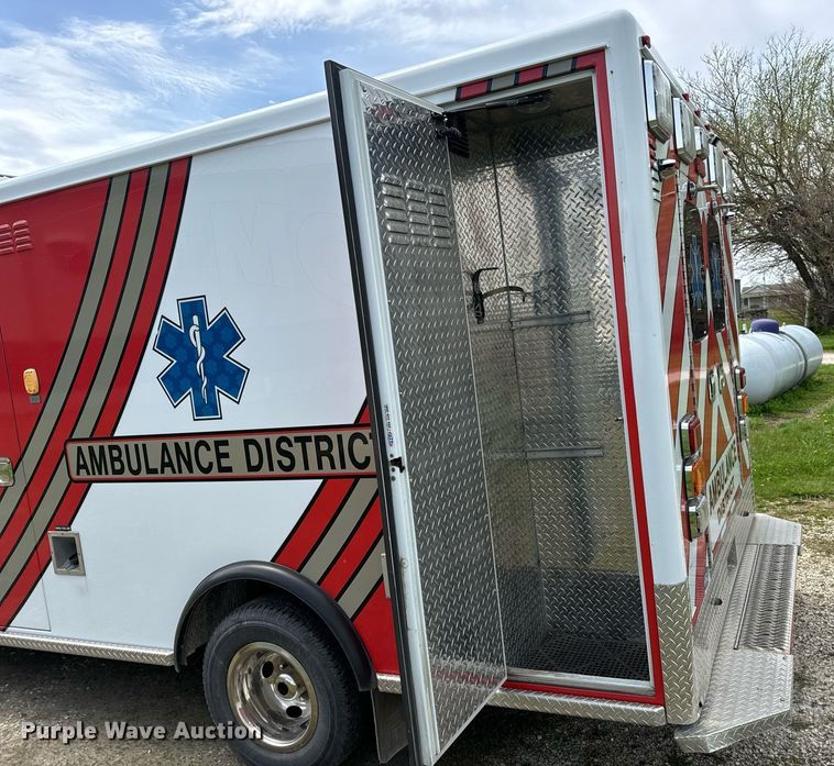 image for item DV1901 2016 Chevrolet Express G3500 ambulance