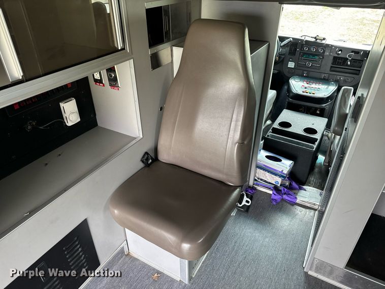 image for item DV1901 2016 Chevrolet Express G3500 ambulance