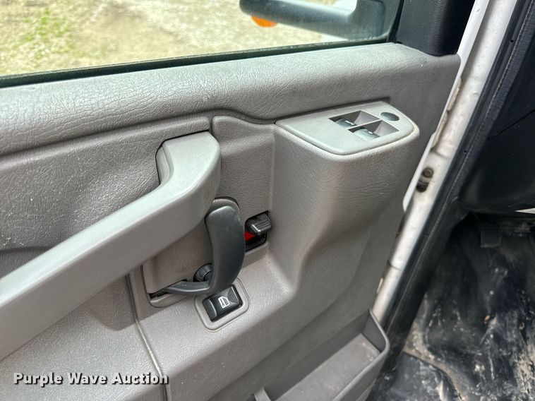 image for item DV1901 2016 Chevrolet Express G3500 ambulance