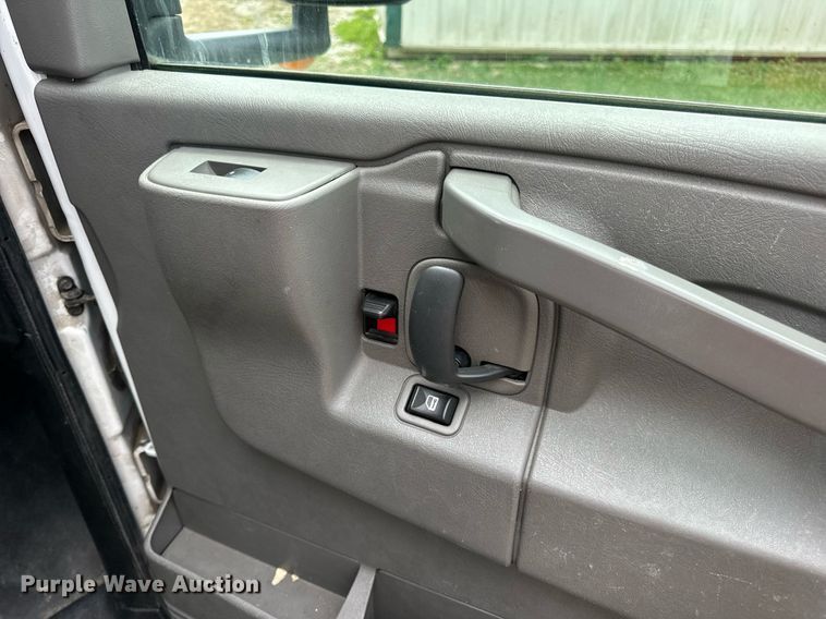 image for item DV1901 2016 Chevrolet Express G3500 ambulance