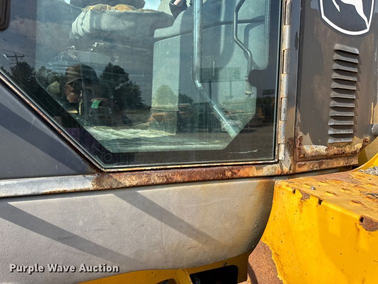 image for item DW6623 2009 John Deere 444K wheel loader
