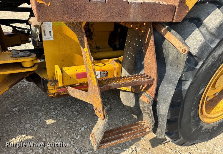 image for item DW6623 2009 John Deere 444K wheel loader