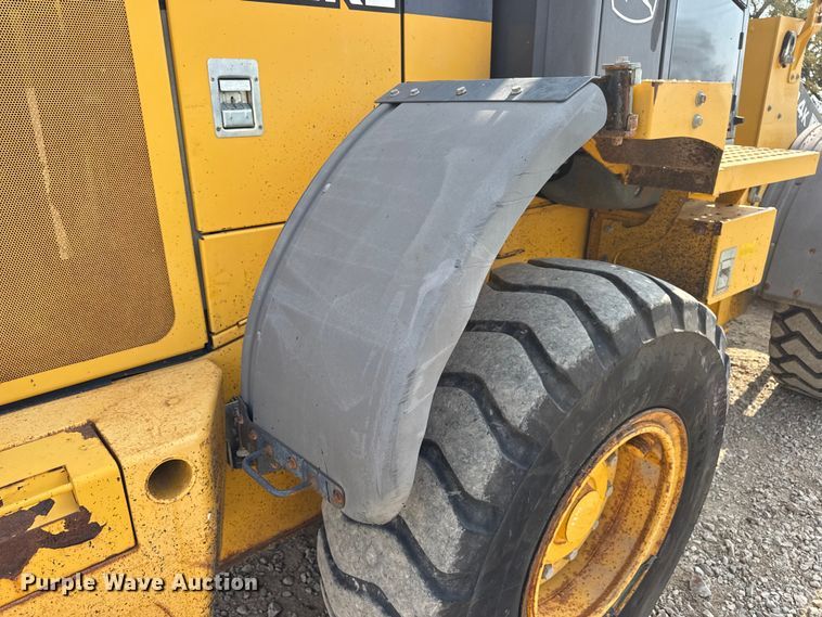 image for item DW6623 2009 John Deere 444K wheel loader