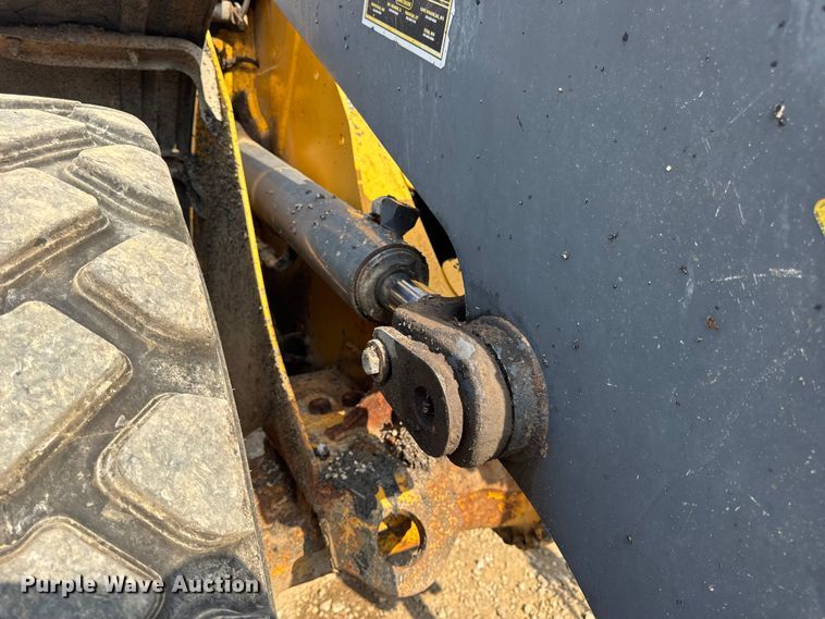 image for item DW6623 2009 John Deere 444K wheel loader