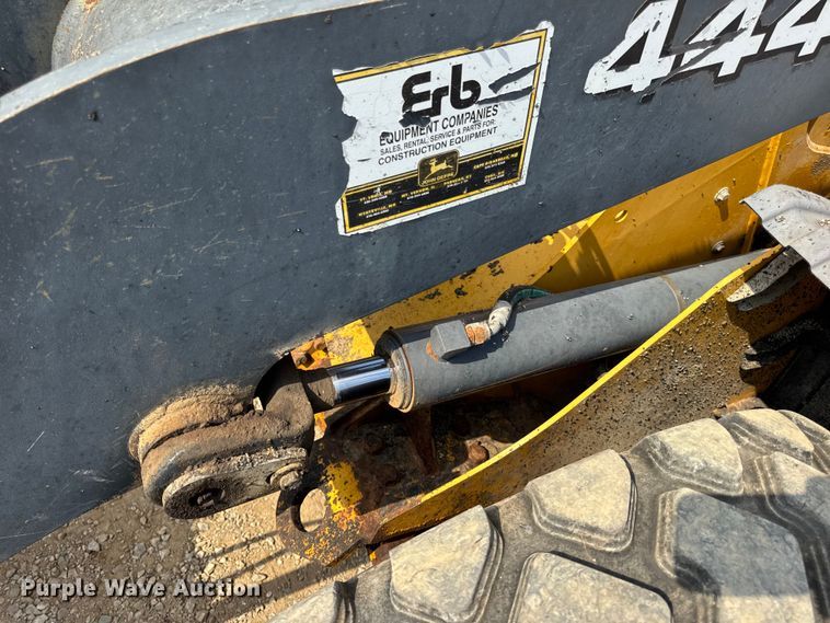 image for item DW6623 2009 John Deere 444K wheel loader