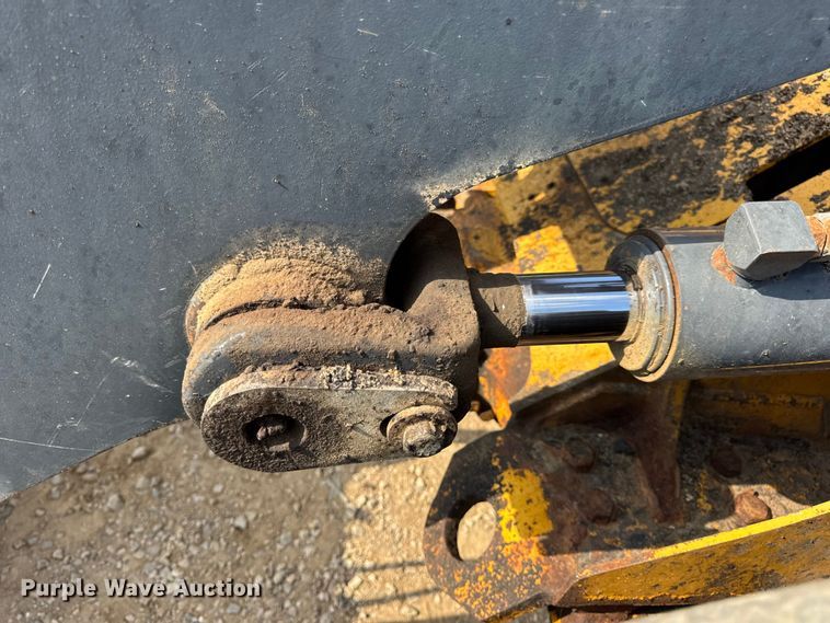 image for item DW6623 2009 John Deere 444K wheel loader