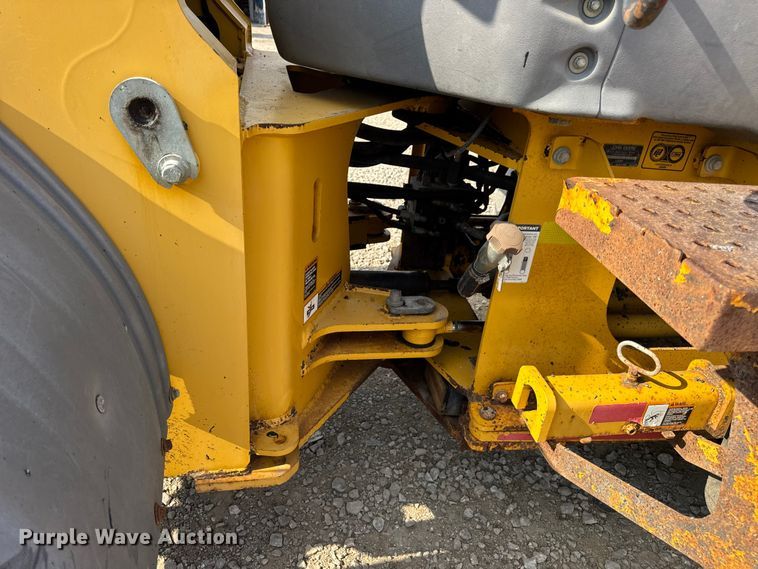 image for item DW6623 2009 John Deere 444K wheel loader