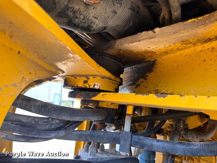 image for item DW6623 2009 John Deere 444K wheel loader