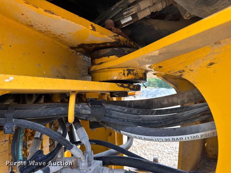 image for item DW6623 2009 John Deere 444K wheel loader