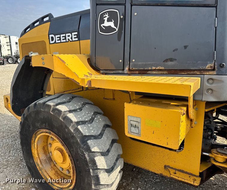 image for item DW6623 2009 John Deere 444K wheel loader