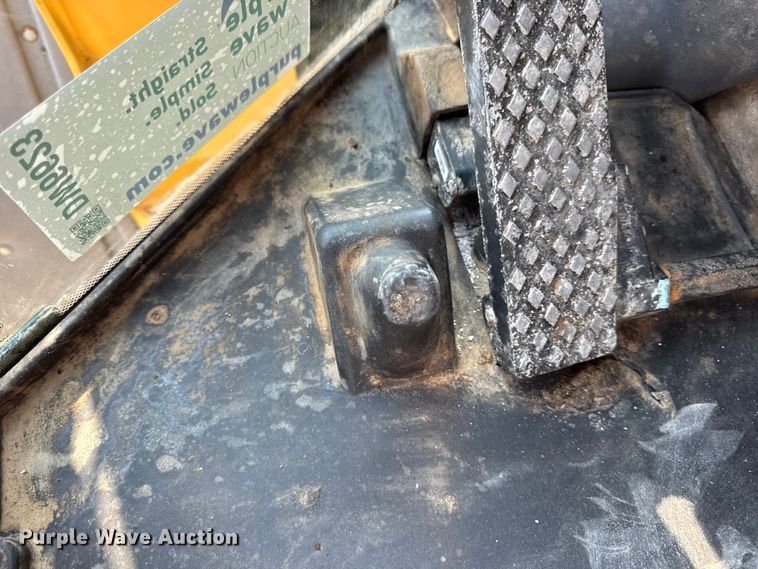 image for item DW6623 2009 John Deere 444K wheel loader