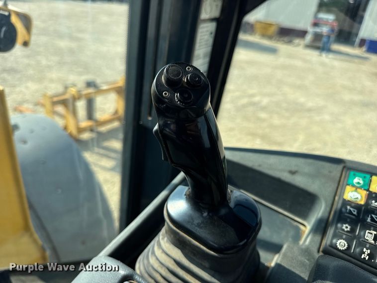 image for item DW6623 2009 John Deere 444K wheel loader