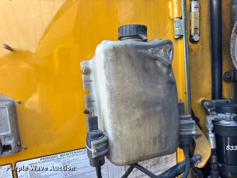 image for item DW6623 2009 John Deere 444K wheel loader