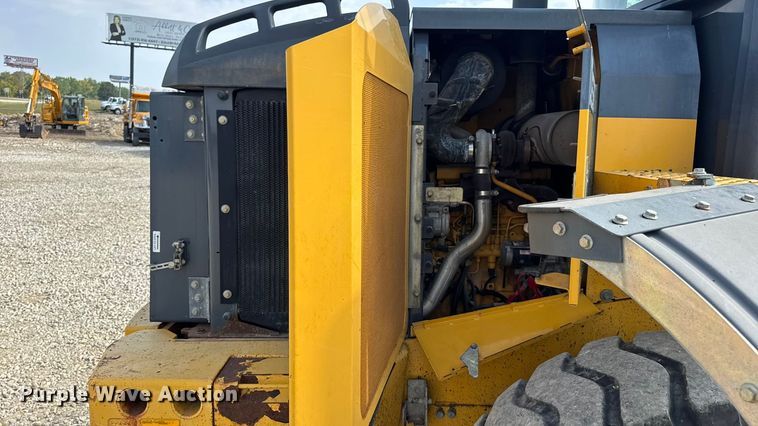 image for item DW6623 2009 John Deere 444K wheel loader