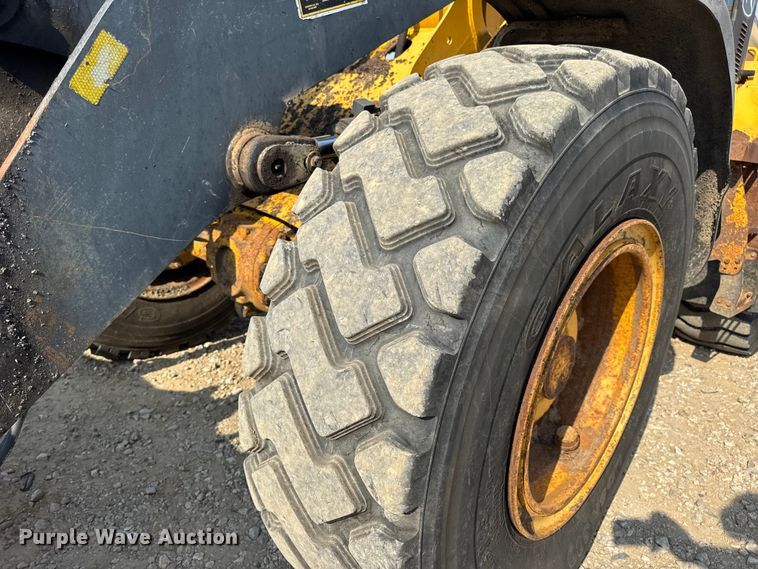 image for item DW6623 2009 John Deere 444K wheel loader