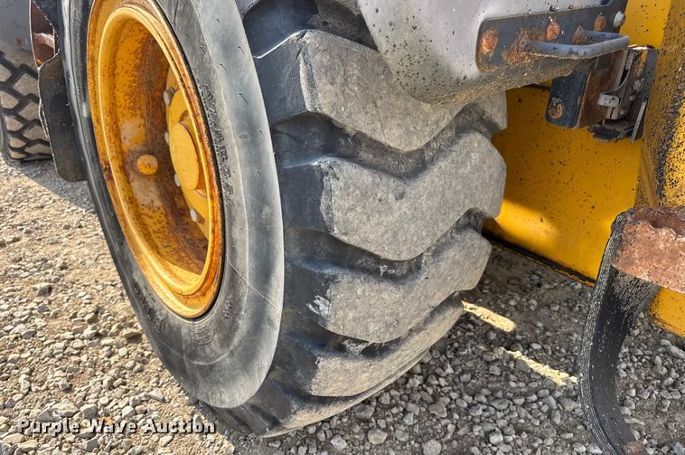 image for item DW6623 2009 John Deere 444K wheel loader