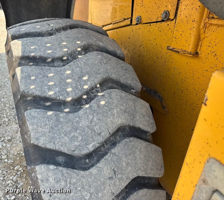 image for item DW6623 2009 John Deere 444K wheel loader