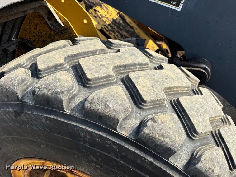 image for item DW6623 2009 John Deere 444K wheel loader