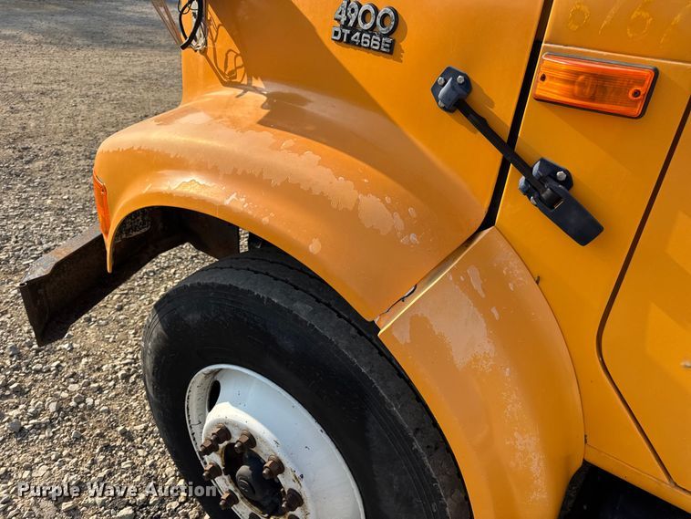 image for item DW6624 2002 International 4900 dump flatbed truck