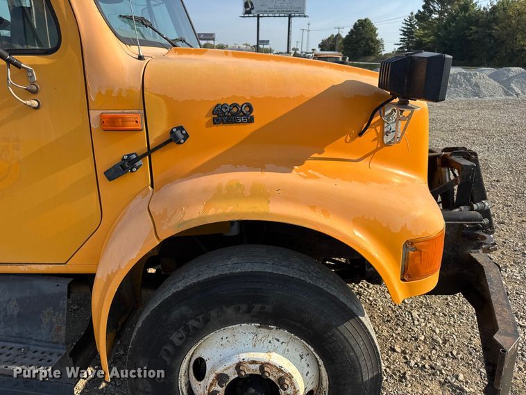 image for item DW6624 2002 International 4900 dump flatbed truck