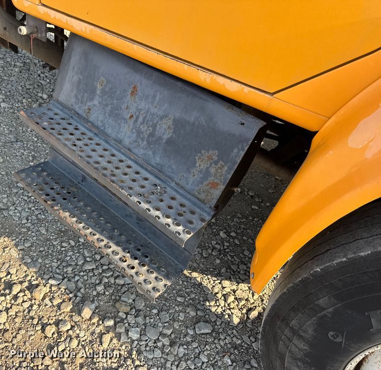 image for item DW6624 2002 International 4900 dump flatbed truck