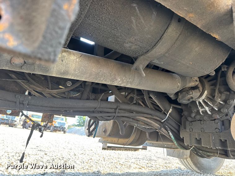 image for item DW6624 2002 International 4900 dump flatbed truck