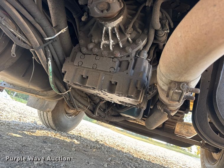 image for item DW6624 2002 International 4900 dump flatbed truck