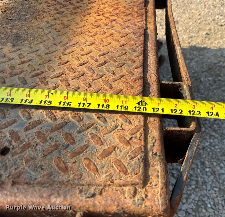 image for item DW6624 2002 International 4900 dump flatbed truck