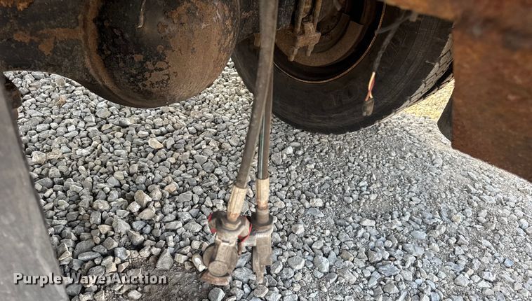 image for item DW6624 2002 International 4900 dump flatbed truck