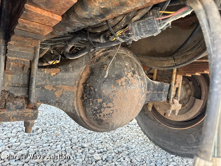 image for item DW6624 2002 International 4900 dump flatbed truck