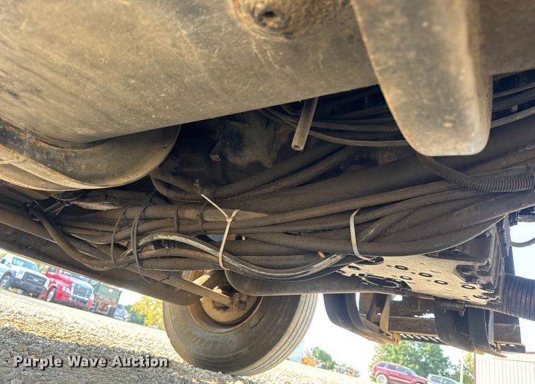 image for item DW6624 2002 International 4900 dump flatbed truck