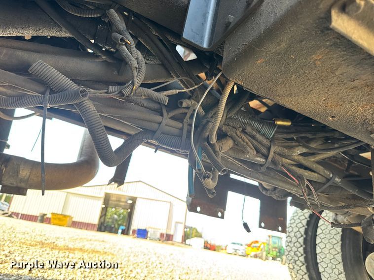 image for item DW6624 2002 International 4900 dump flatbed truck