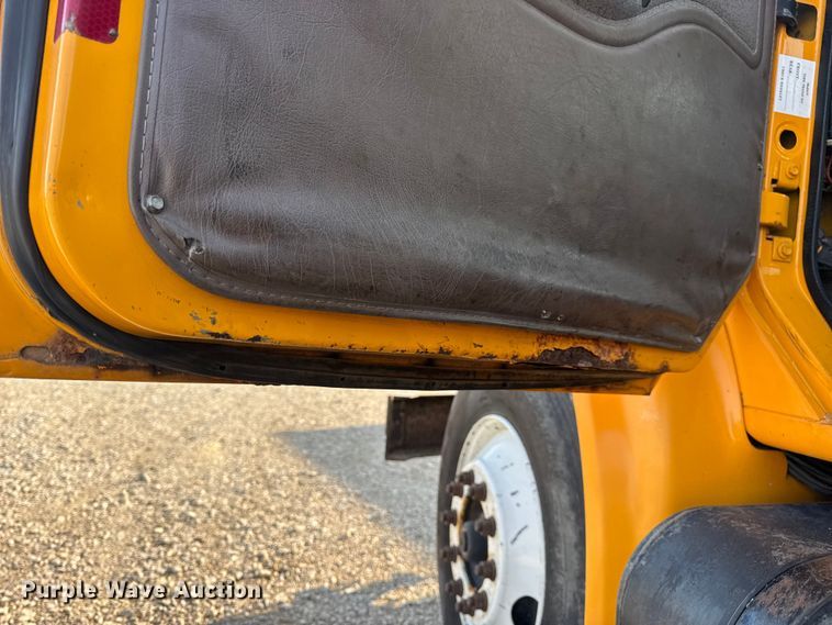 image for item DW6624 2002 International 4900 dump flatbed truck